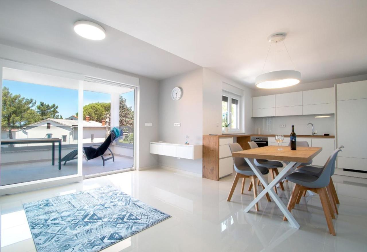 Apartment Nauta Lux Malinska Buitenkant foto